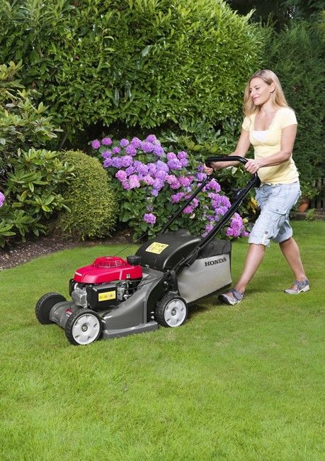 How to remove a riding lawn mower tire