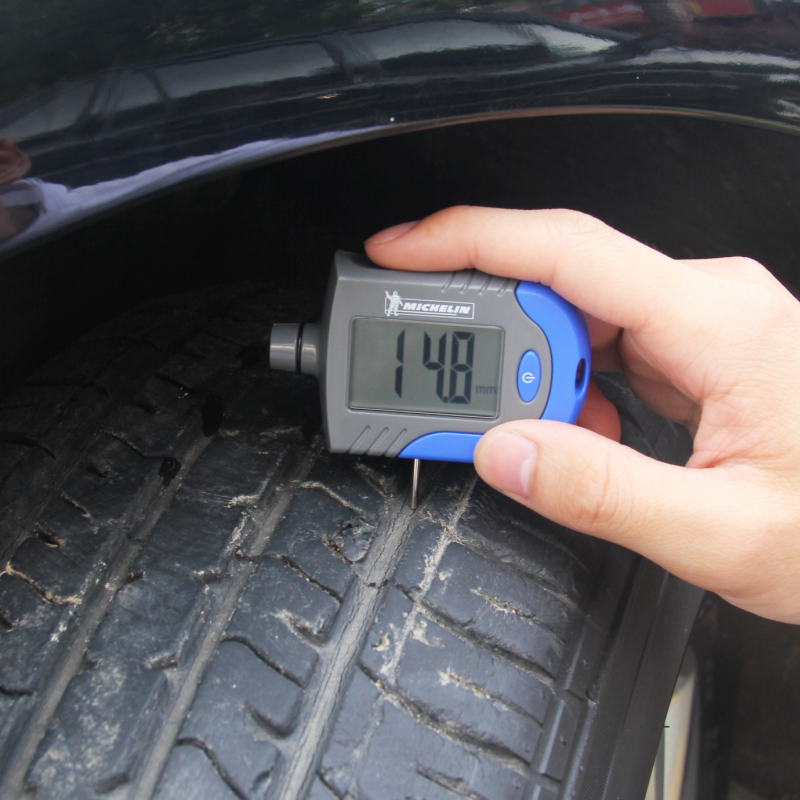 How much does tire pressure drop in cold weather