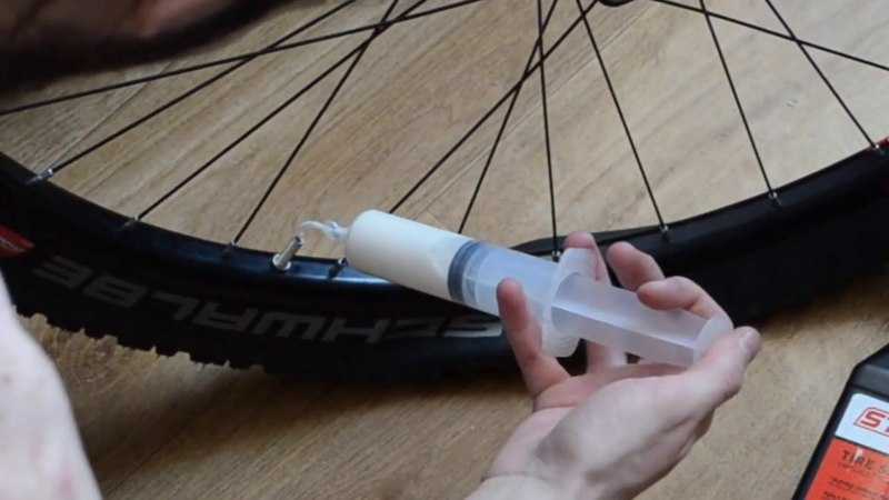 How to seal tubeless bicycle tires