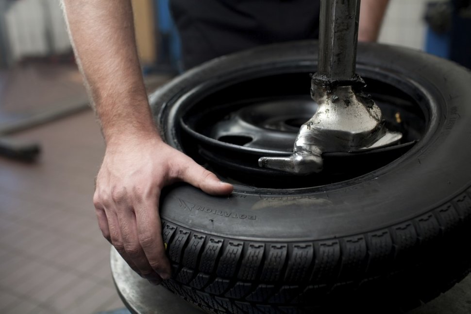 Tire repair vulcanizing rubber